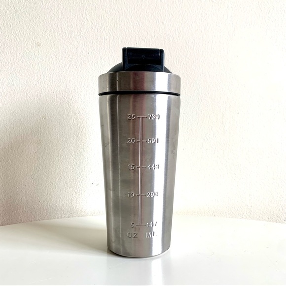 HOMELIFE Stainless steel protein shaker 24 oz Mixing cup with built-in agitator - Picture 2 of 6